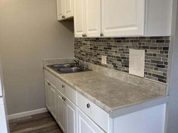 1 E North St #123-4