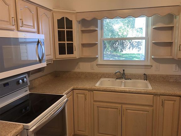 5th image of 6638 Lake Charlene Dr