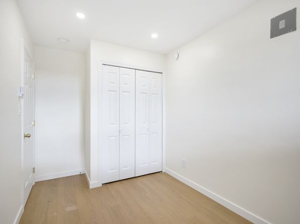 2 bedroom rental in West Vancouver — photo 8