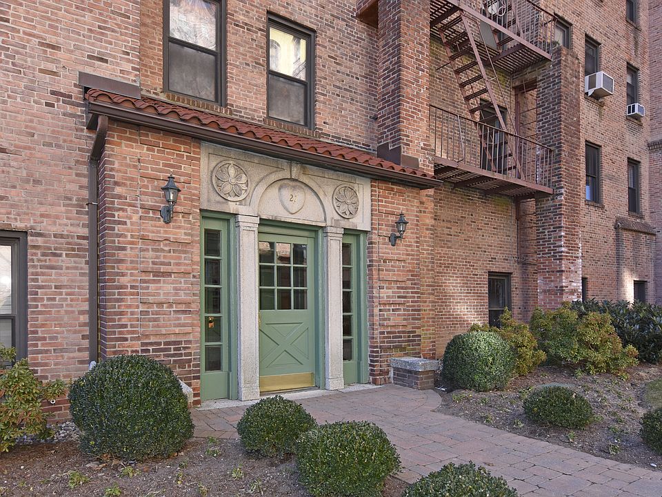 1st image of 27 N Central Ave APT 1D