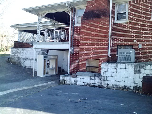 2nd image of 1395 Crescent Dr