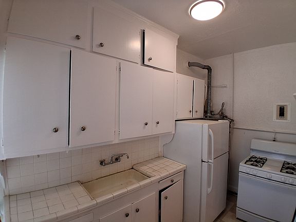 5th image of 127 W Magnolia Ave APT 3
