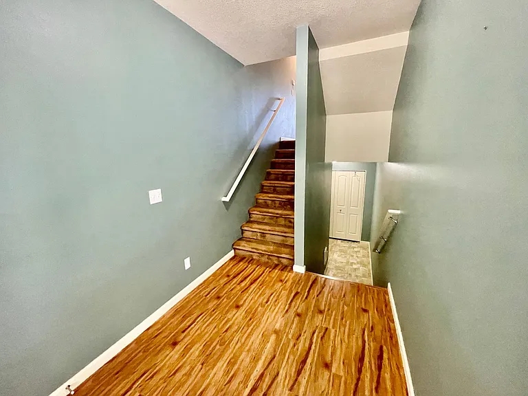 12947 NW Clement Ln — Photo 34