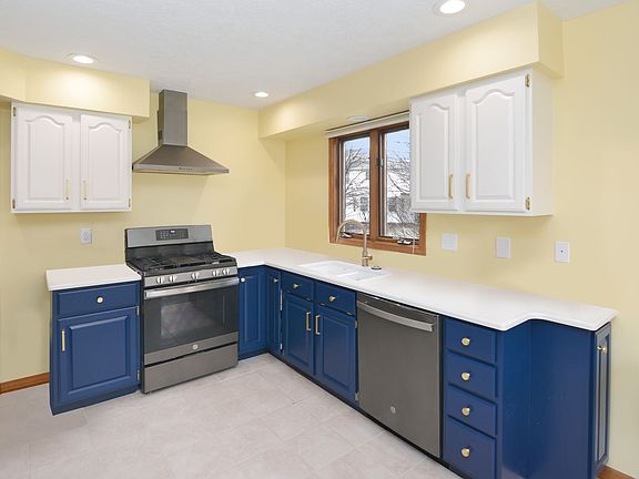 4th image of 24 Aspen Ct