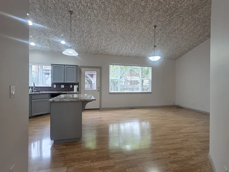 4373 Hearth St NE — Photo 14