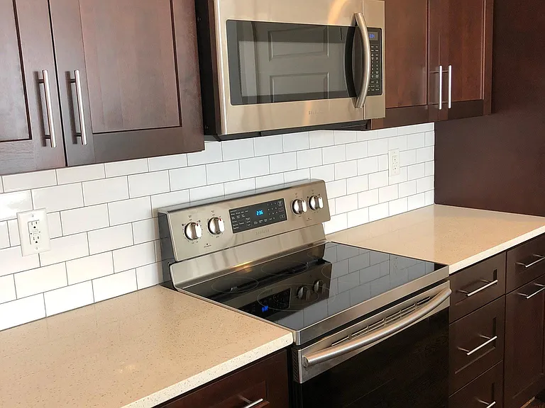 2121 Roslyn Ave — Photo 23