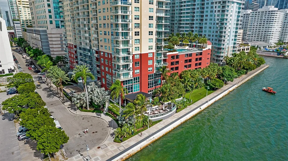 Building Photo - 1155 Brickell Bay Dr #2203