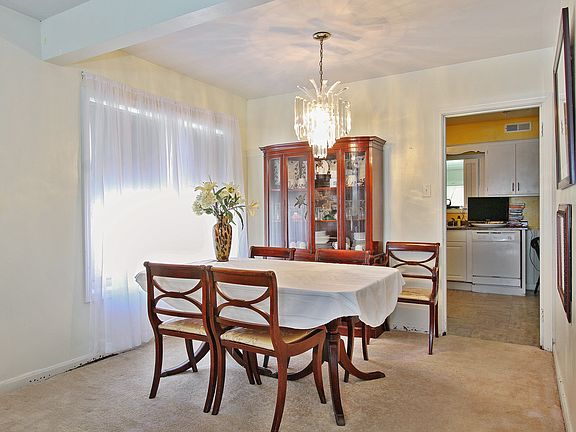 5th image of 10126 S Trumbull Ave