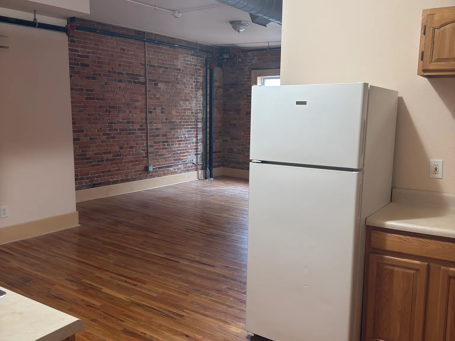 1 bed, 600 sqft, $1,000 — Photo 3