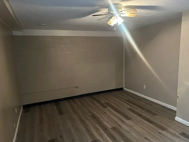 1 bed, 1100 sqft, $900 — Photo 2