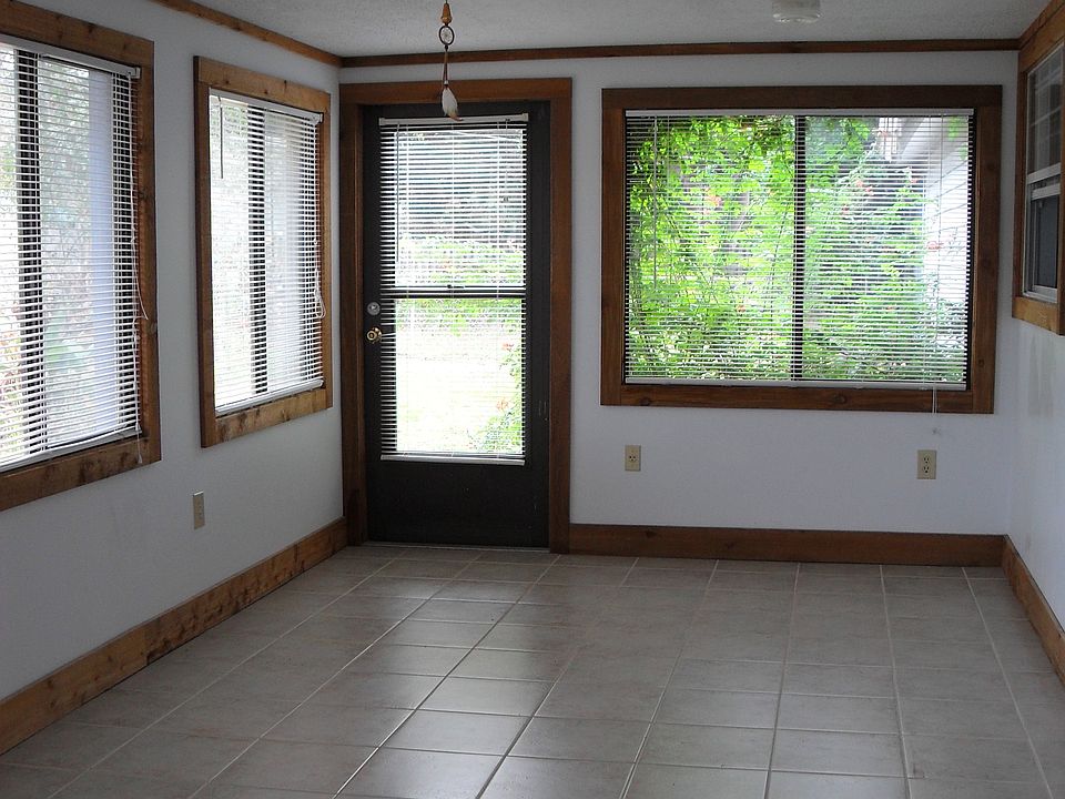 1st image of 319 Water Oak Ln