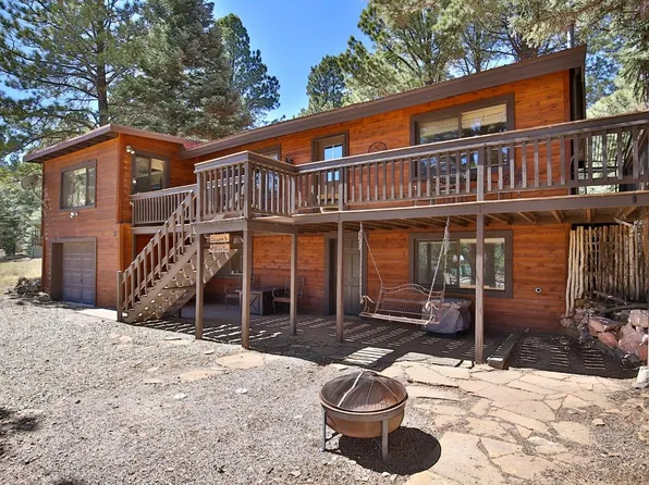 35 Lodge Rd, Taos, NM 87571