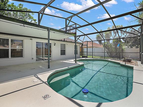 4th image of 1310 Lake Idamere Blvd