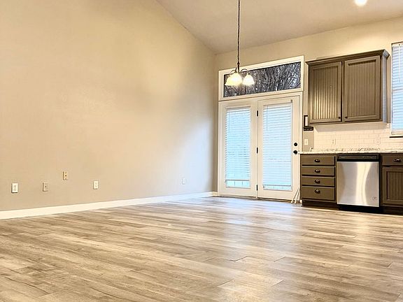 4th image of 4801 Highland Park Cir