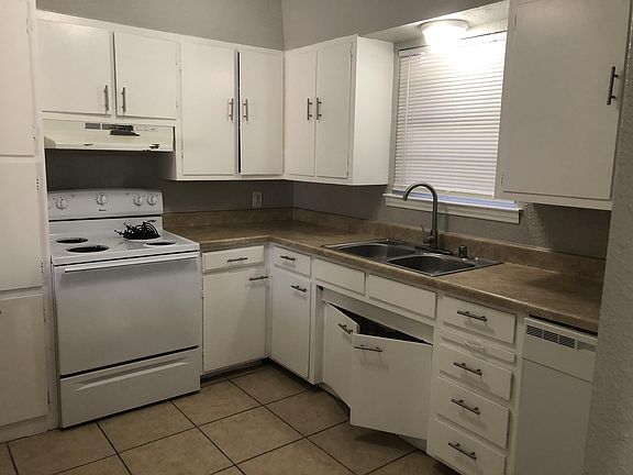 3rd image of 2320 E 21st St #210