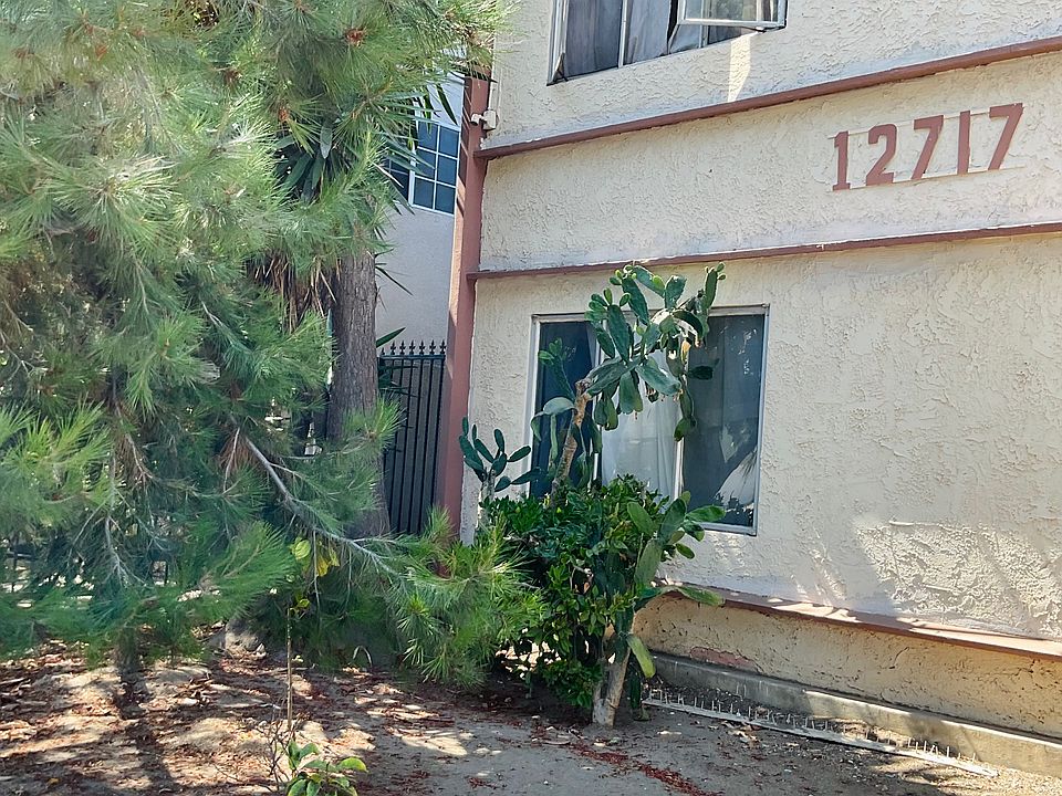 1st image of 12715 Venice Blvd #1/4