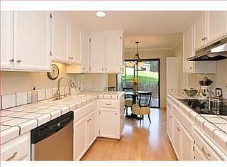4th image of 620 Sand Hill Cir