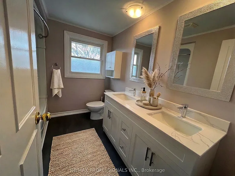 77 Roseneath Cres — Photo 10