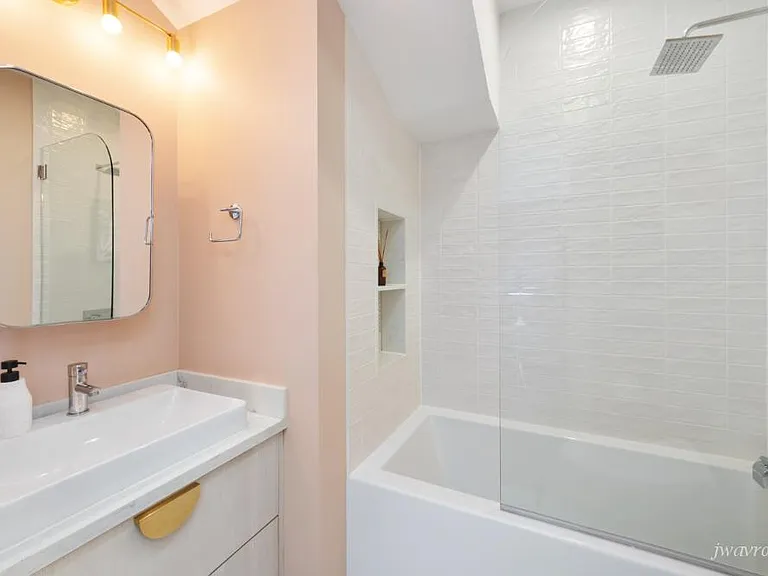 327 Arlington St — Photo 18