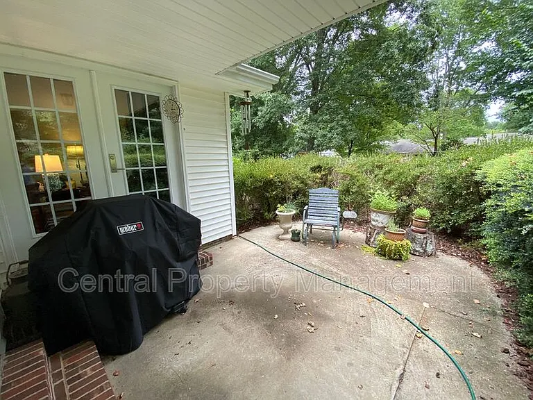 4724 Coach Hill Dr — Photo 42
