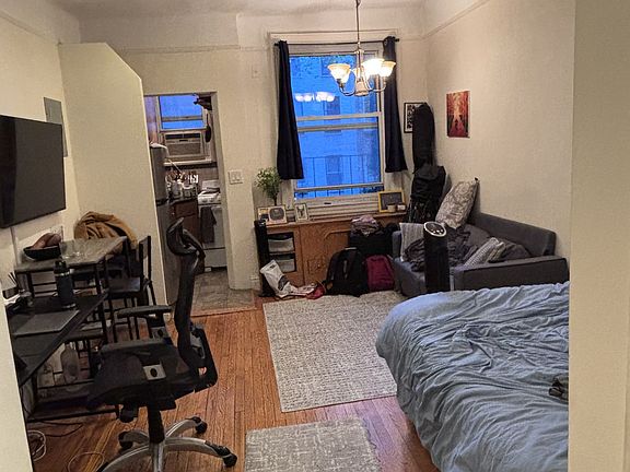 4th image of 334 E 53rd St APT 4C