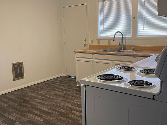 4th image of 8797 116th Ave NE