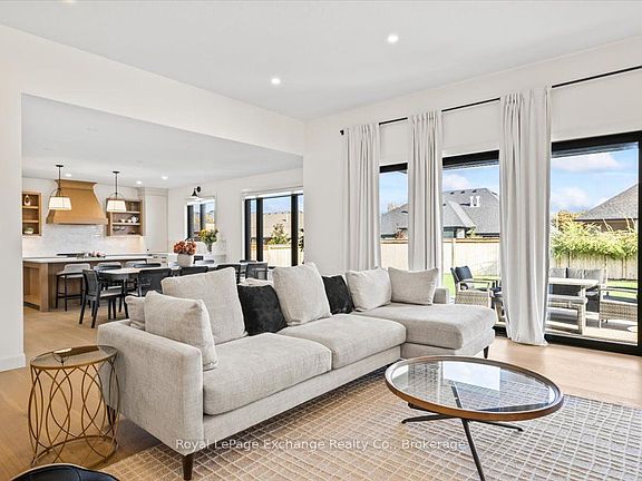5th image of 956 Bogdanovic Way