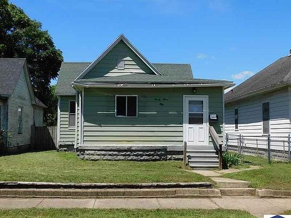 2nd image of 2350 2nd Ave