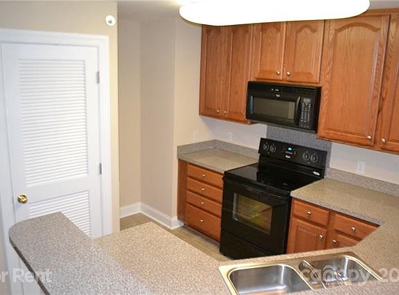 2nd image of 6918 Park Place Dr