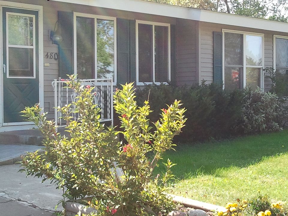 2nd image of 480 W 1st St
