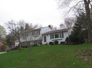 4 Alden Dr, Clinton, CT 06413