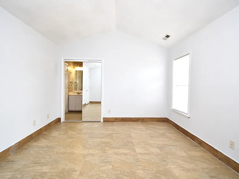 205 Lasalle Way — Photo 13