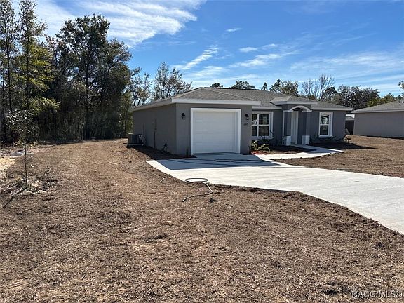 3rd image of 2420 W Menores Dr