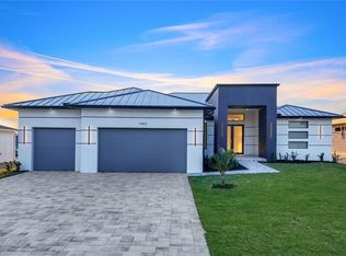 9493 Saint Paul Dr, Pt Charlotte, FL 33981