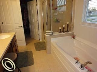 5th image of 7381 Meridian Dr