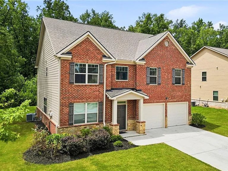 3132 Hawthorn Farm Blvd — Photo 2