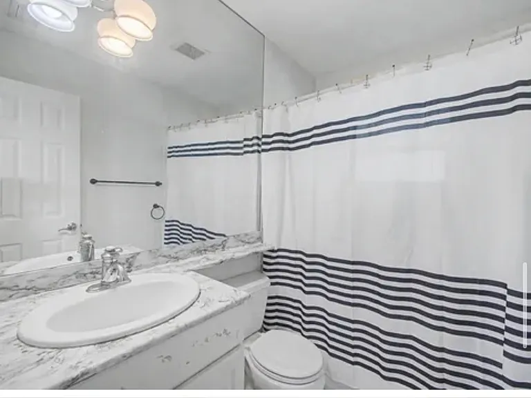 1149 SW Hogan St — Photo 7