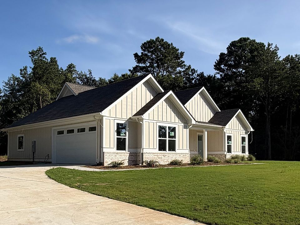 1st image of 121 Marshall Rd NE