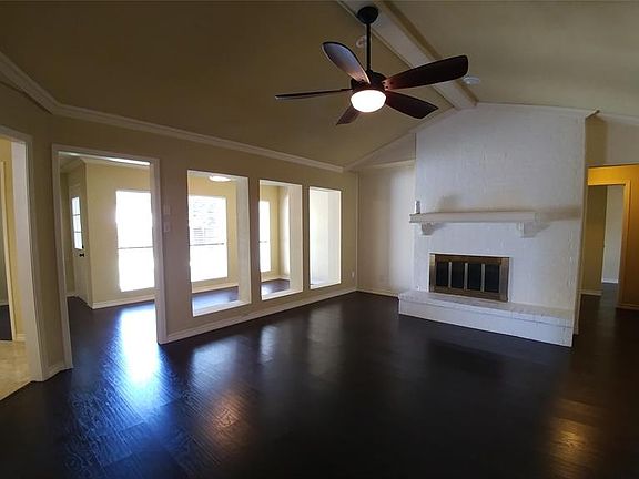 4th image of 1218 Woodland Park Dr