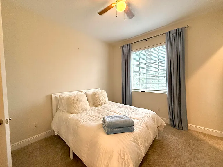 809 Estancia Way — Photo 26
