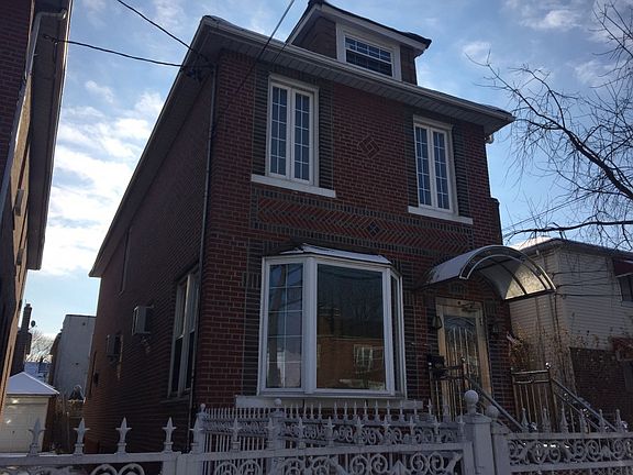 2nd image of 2222 Story Ave