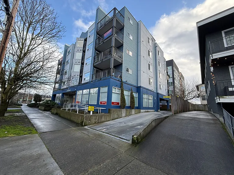 Cameron Apartments — Photo 3