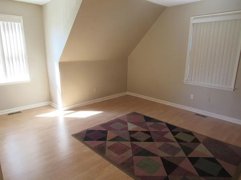 8709 N Lathrop Ave — Photo 12