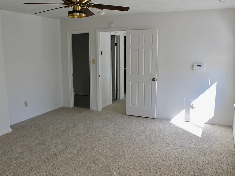 2300 Paragon Ct — Photo 13