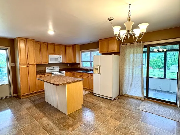8861 Pats Ln — Photo 5