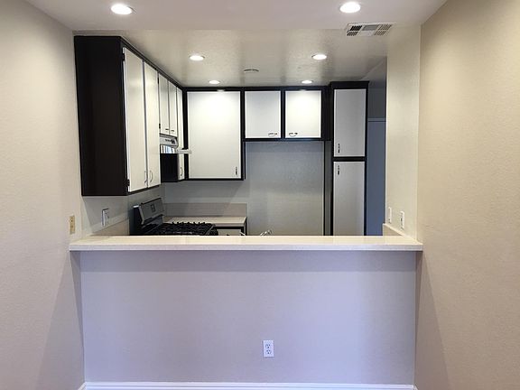 3rd image of 615 Milford St APT 108