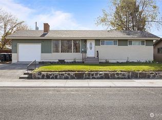 2017 S Crestmont Dr, Moses Lake, WA 98837