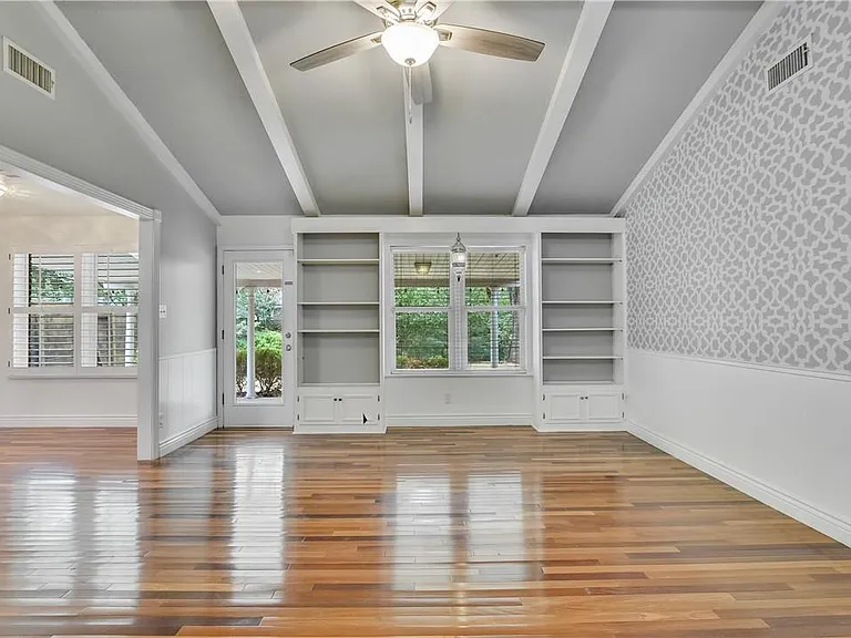 2501 Hancock Dr — Photo 12