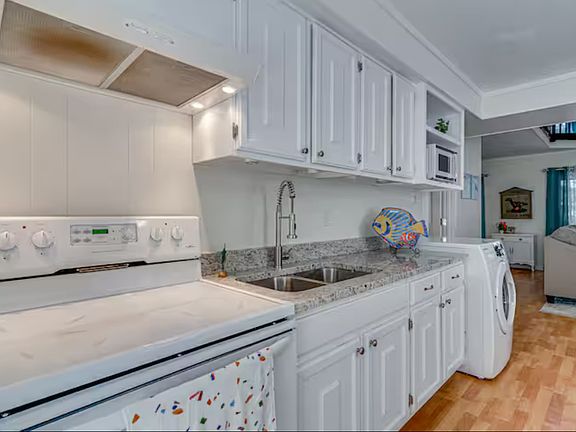 4th image of 301 Salisbury Park Rd