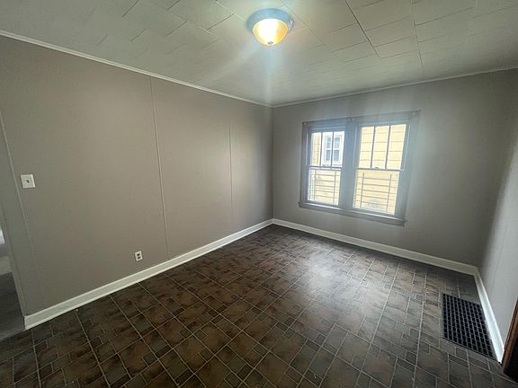 5th image of 1187 E 18th Ave